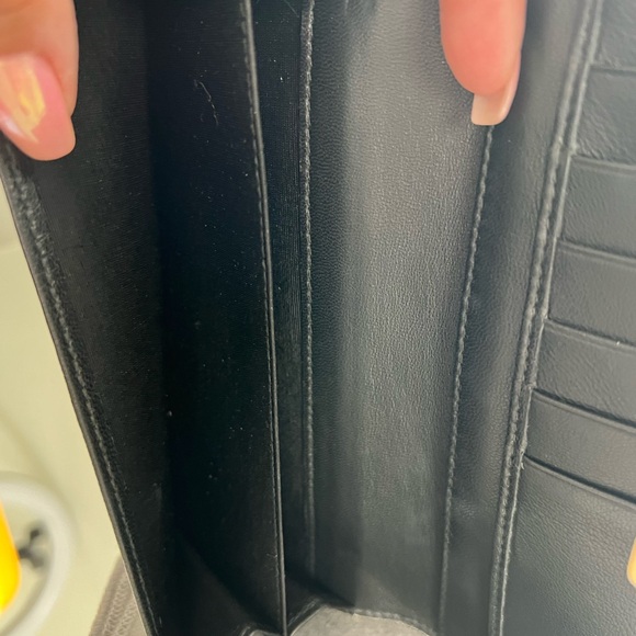 ALEXANDER MCQUEEN Light Latte Continental Card Wallet Silver Skull Closure - Picture 10 of 16